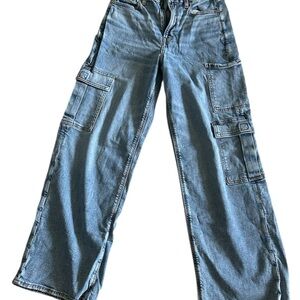 American Eagle Woman’s Cargo Jeans (B4)